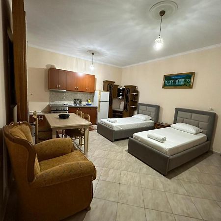 Mandi'S Apartment Ксамил Экстерьер фото