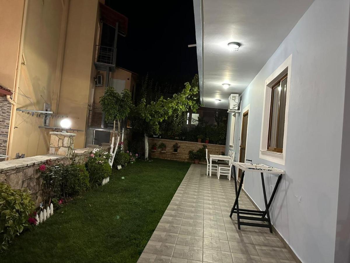 Mandi'S Apartment Ксамил Экстерьер фото